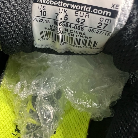 Nike Gray Sneakers with Pink and Blue Highlights - Picture 6 of 6